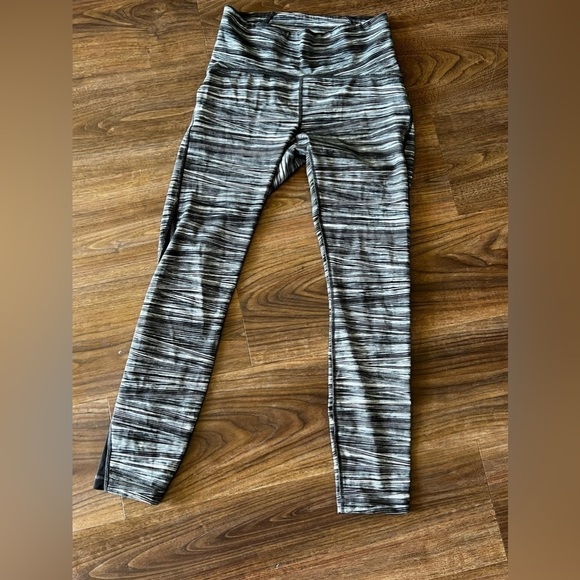 Lululemon Base Pace High-Rise Running Tight Leggings - Picture 2 of 6